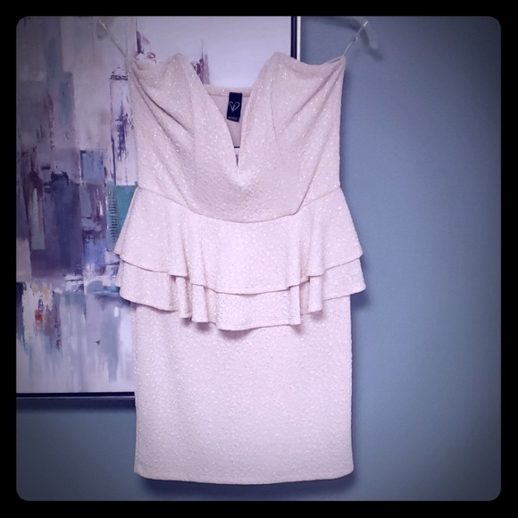 Shimmery Heart Shaped Dress - Picture 4 of 4